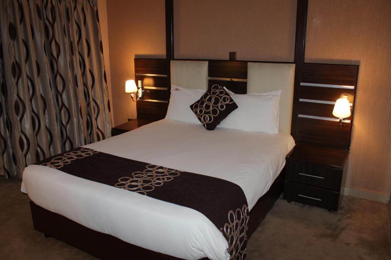 Airport Landing Hotel Nairobi Exterior photo