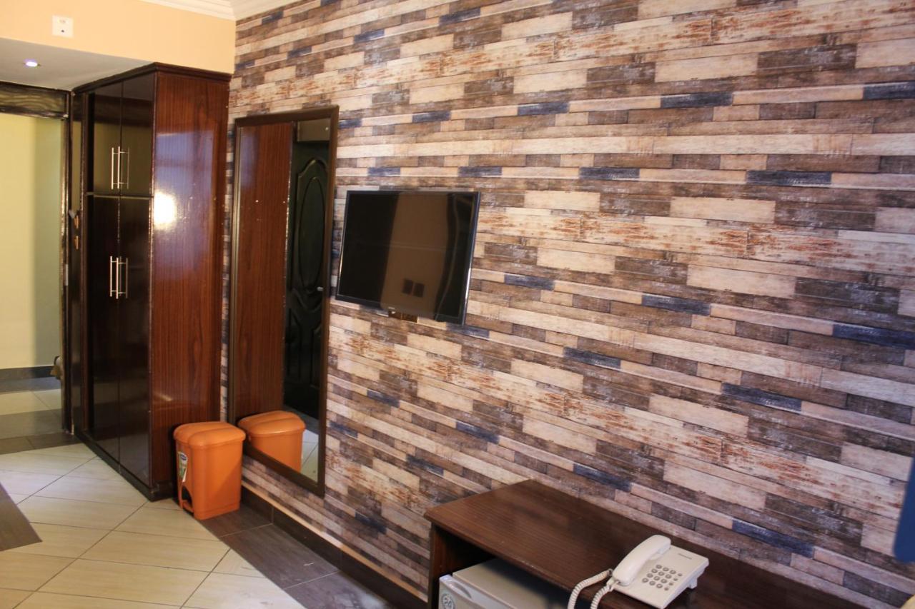 Airport Landing Hotel Nairobi Exterior photo