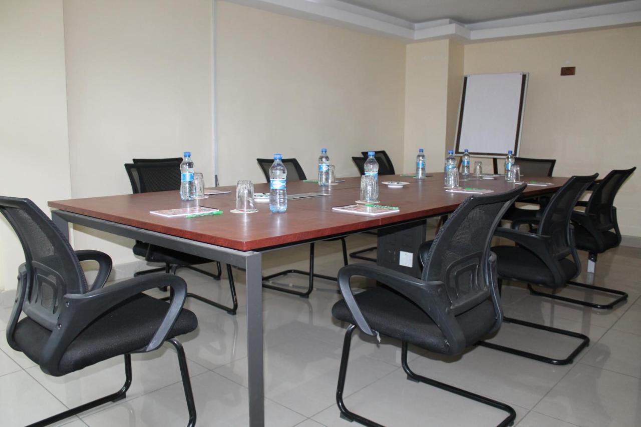 Airport Landing Hotel Nairobi Exterior photo
