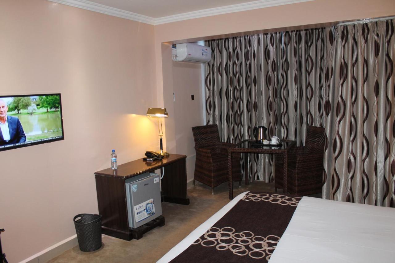 Airport Landing Hotel Nairobi Exterior photo